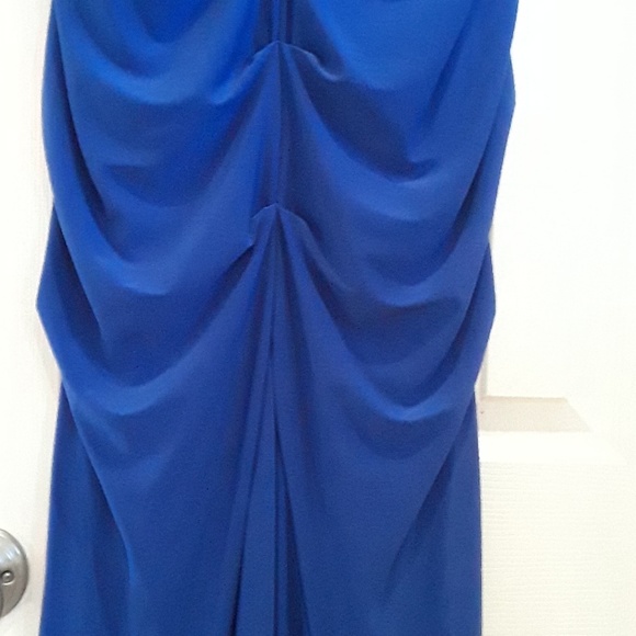 Gown - Picture 6 of 8